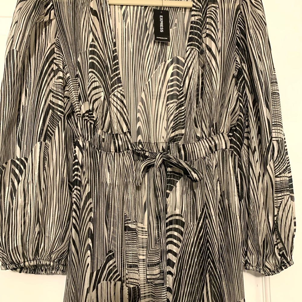 Express maxi cover up black/white/silver metalic